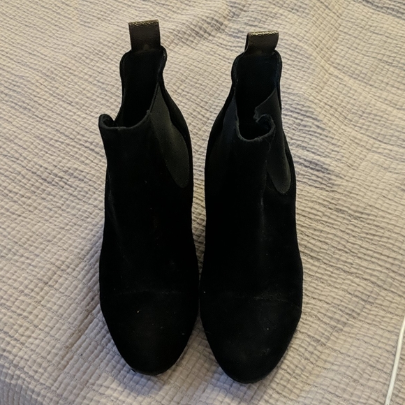 Louis Vuitton Black Ankle Booties Sleek Design - Picture 1 of 15